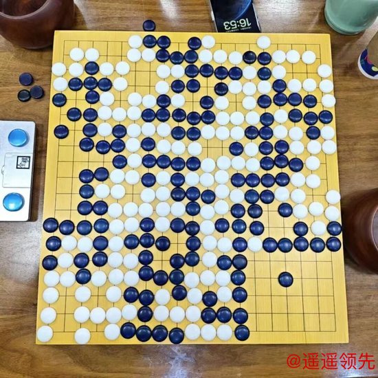 周少云（执黑）5d vs 梁丁（执白）5d